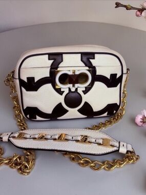 Salvatore Ferragamo GANCINI black-and-white crossbody like new